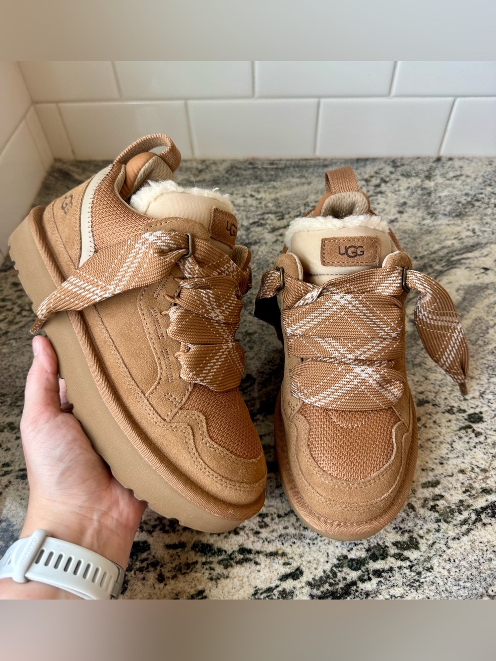 UGG Lowmel Sneaker in Chestnut. Size 7. Like new.